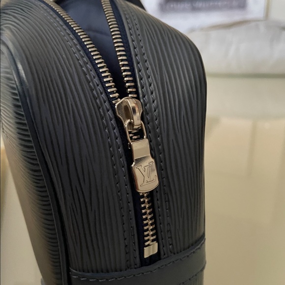 AUTHENTIC Louis Vuitton Vivienne Long purse - Picture 5 of 8